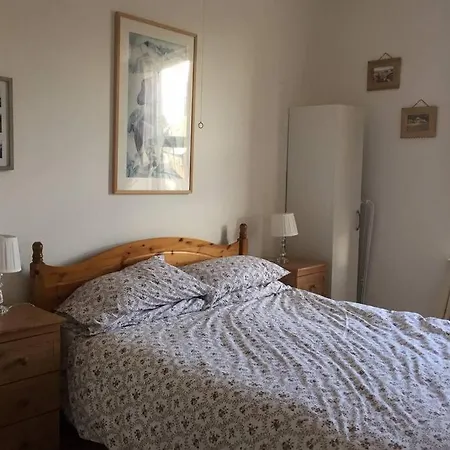 Royal View - 3 Bedroom Flat With Stunning Sea View