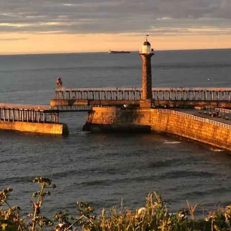 Apartment Royal View - 3 Bedroom Flat With Stunning Sea View