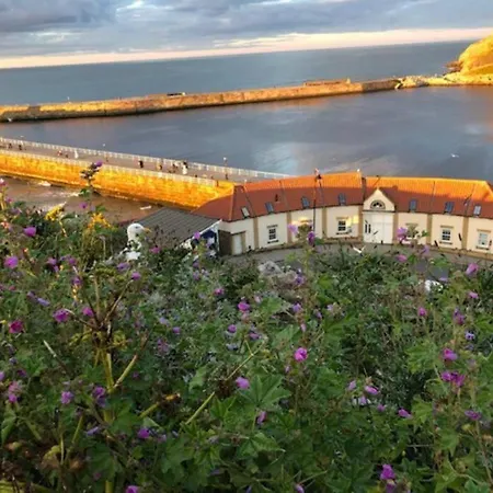 Royal View - 3 Bedroom Flat With Stunning Sea View