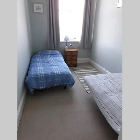 Royal View - 3 Bedroom Flat With Stunning Sea View