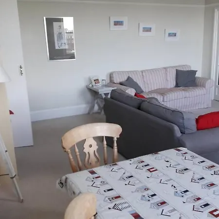 Royal View - 3 Bedroom Flat With Stunning Sea View Apartment